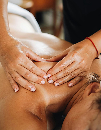 radha-ayurveda-massagen