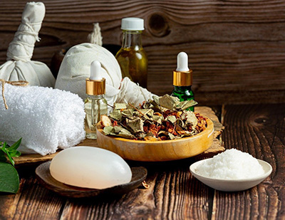 radha-ayurveda-massagen